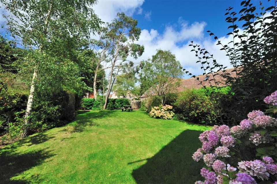 Cottage | Property grounds
