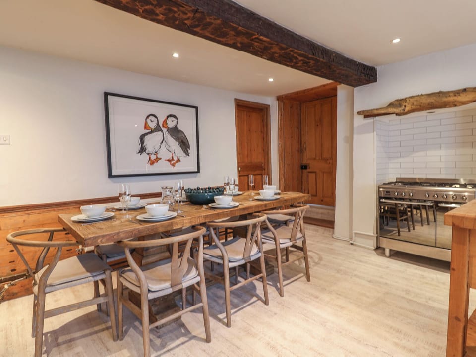 Cottage | Dining