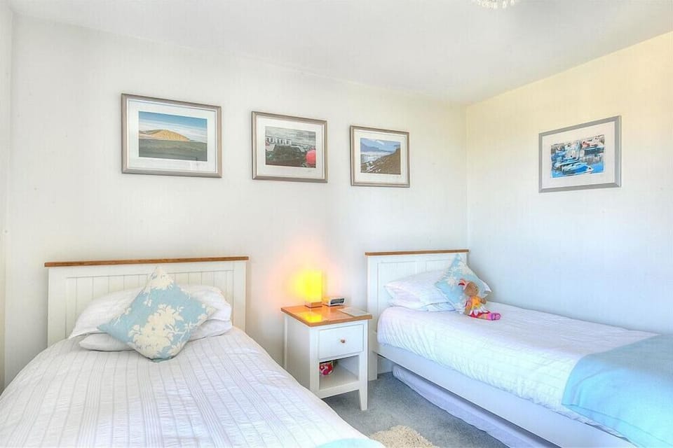 Sandstones Apartment in Bridport Harbour
