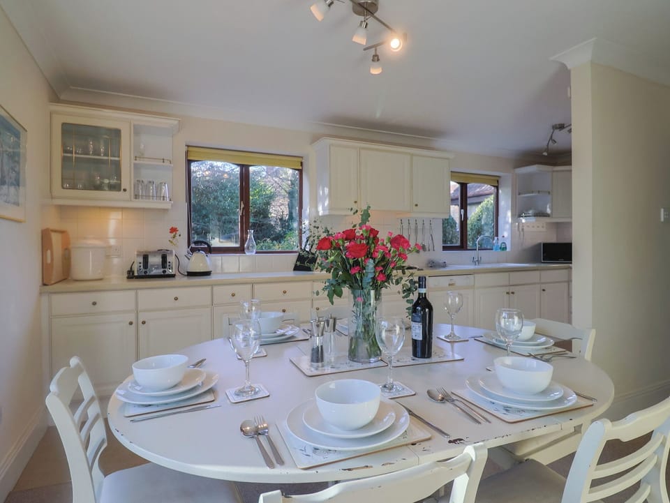 Cottage | Interior