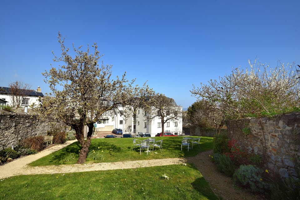 Cottage | Property grounds