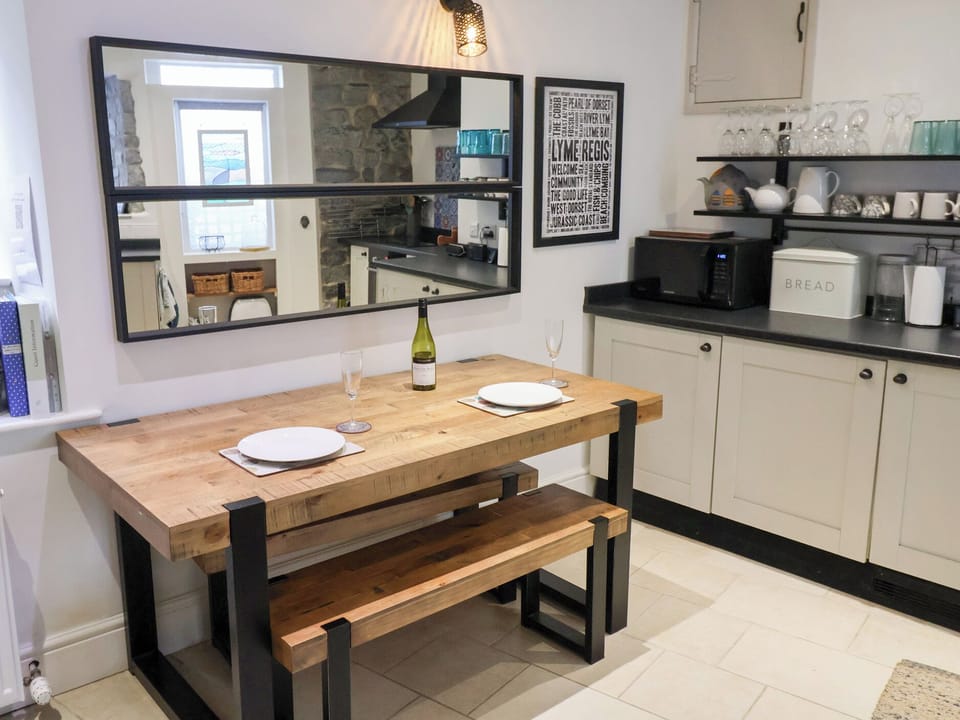 Cottage | Dining