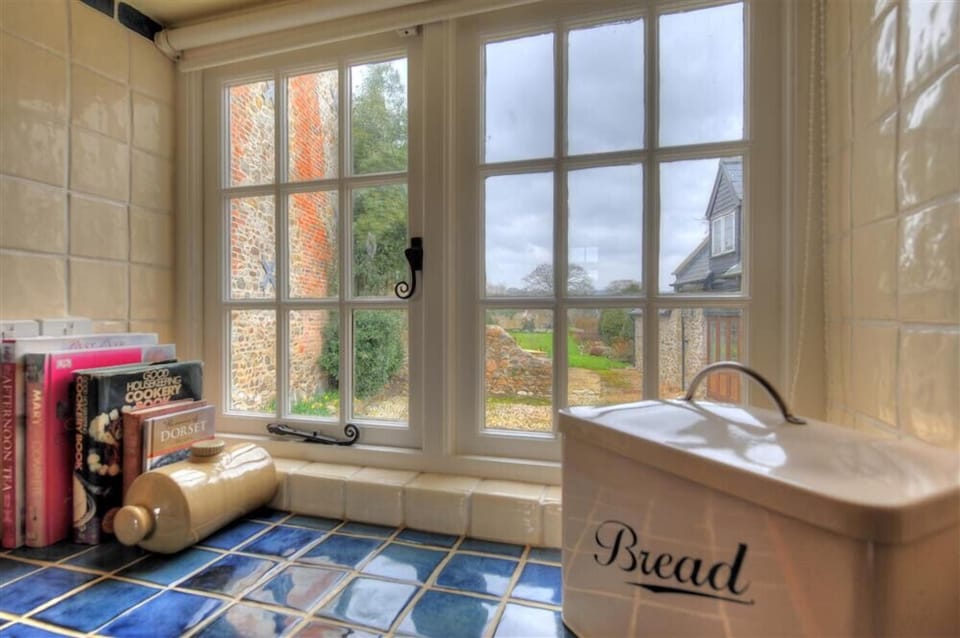 Cottage | Interior