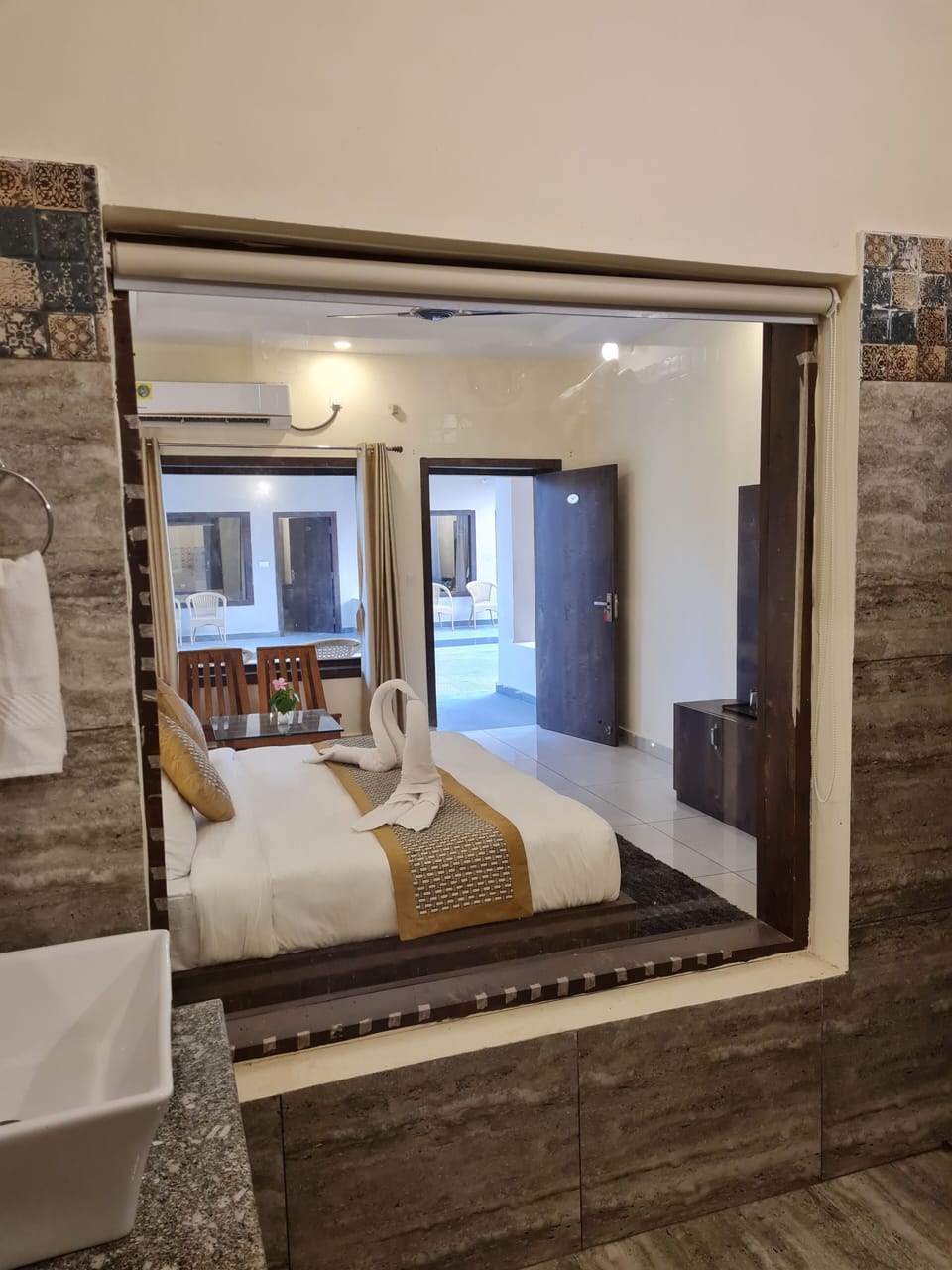 Family Room | Bathroom | Shower, hair dryer, slippers, towels