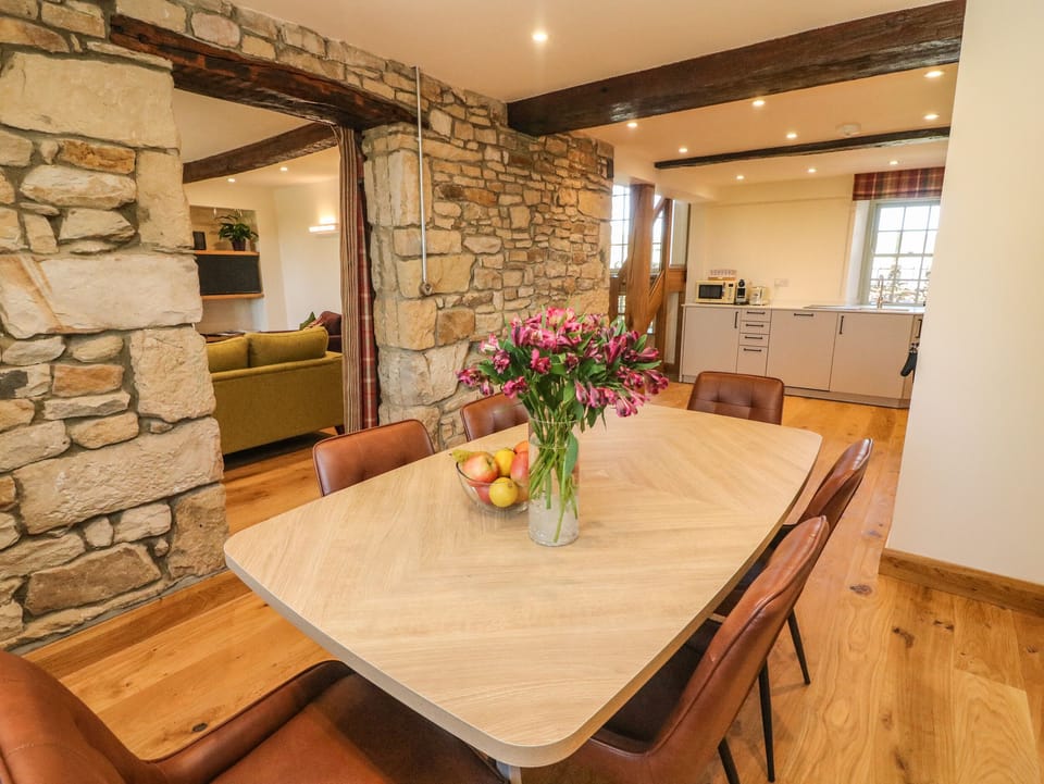 Cottage | Private kitchen | Fridge, dishwasher, electric kettle, toaster