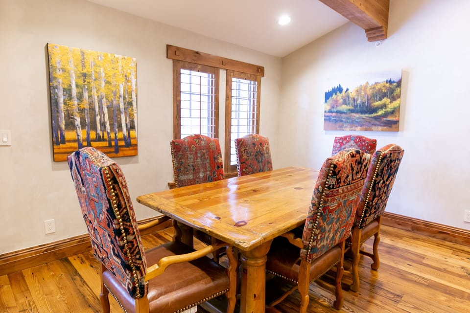 Suite, 4 Bedrooms | Private kitchen | Fridge, oven