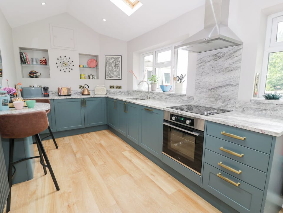 Fridge, dishwasher, electric kettle, toaster