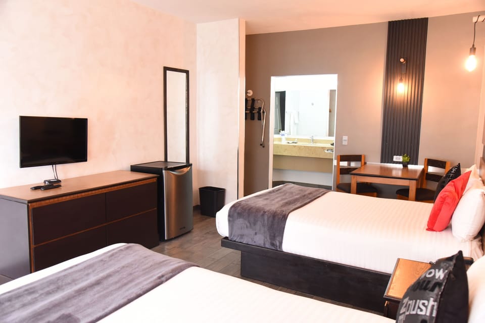 Business Double Room | Down comforters, minibar, in-room safe, desk