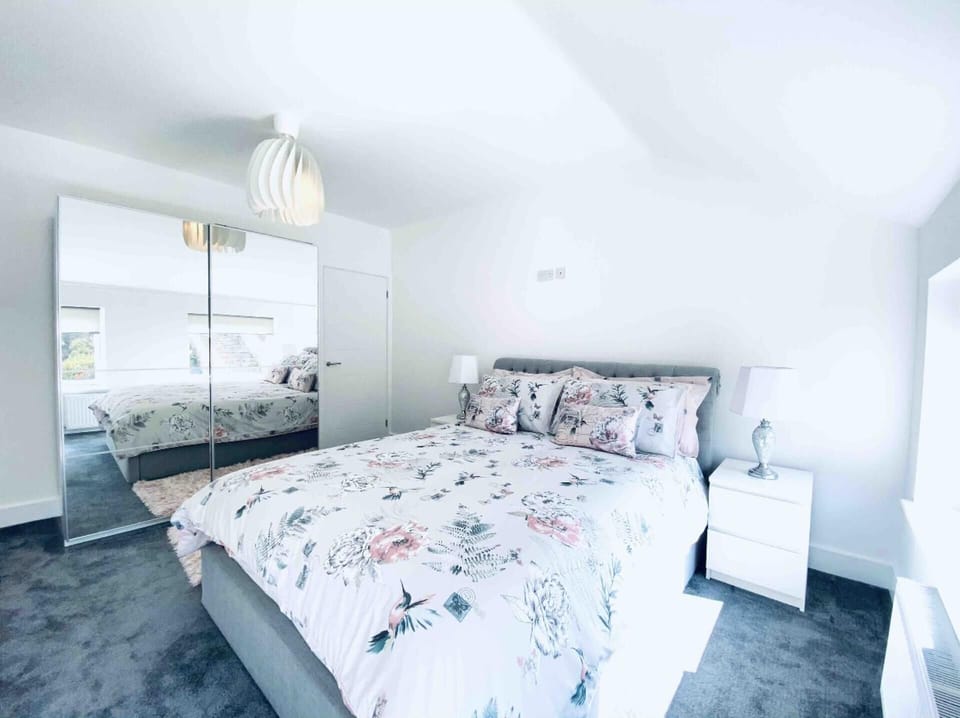 Exclusive 4-bed House 10 Minutes From Newcastle House in Gateshead