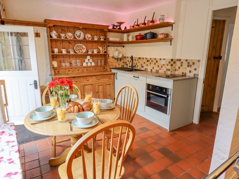 Cottage | Interior