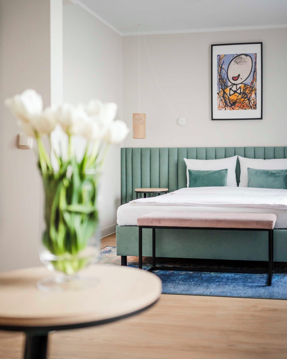 Junior Suite | Hypo-allergenic bedding, desk, soundproofing, iron/ironing board