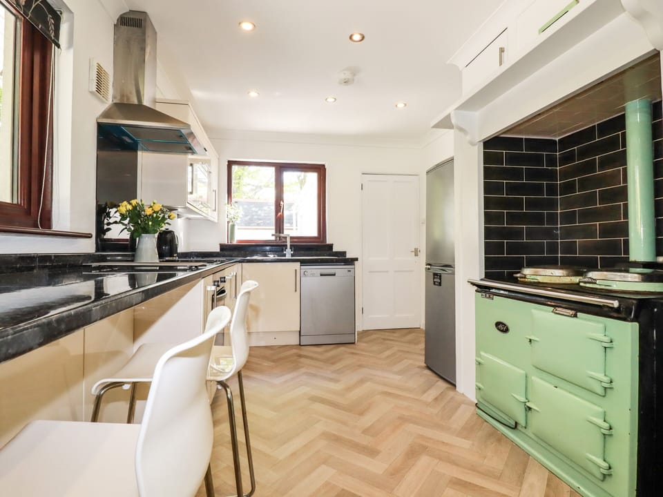 Cottage | Interior