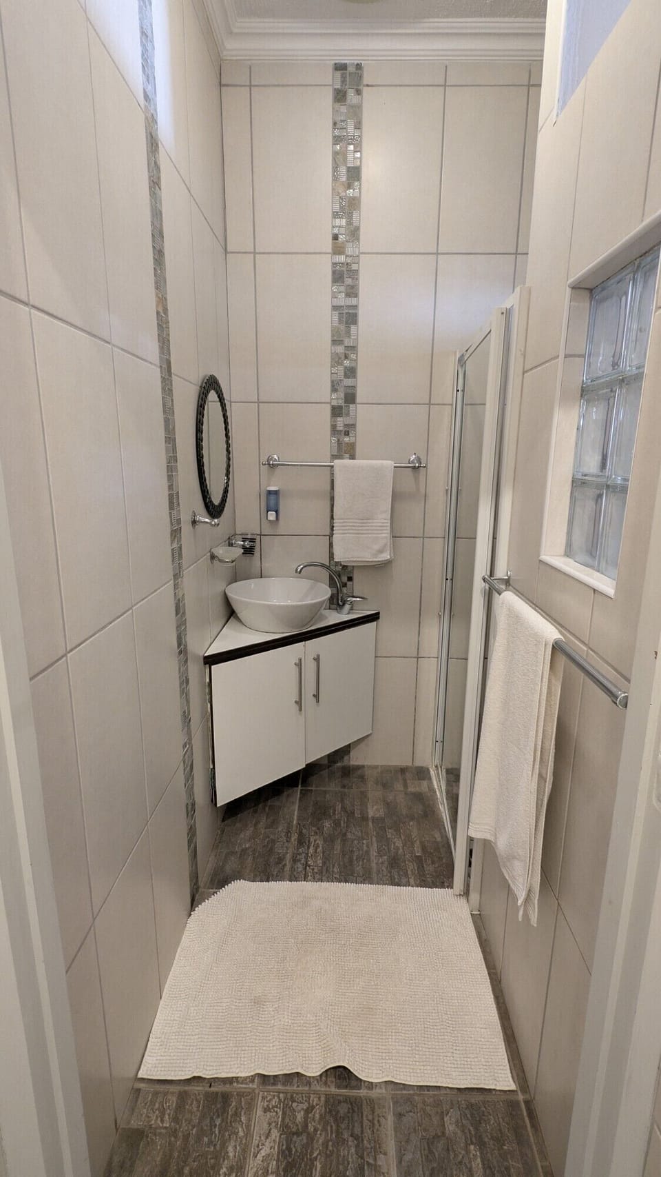 Comfort Double Room | Bathroom | Shower, hair dryer, towels, soap