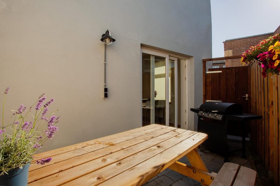 House | Iron/ironing board