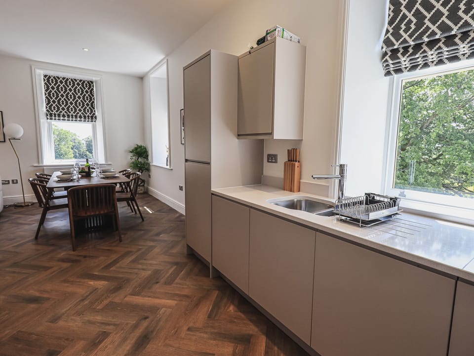 Cottage | Private kitchen | Fridge, dishwasher, electric kettle, toaster