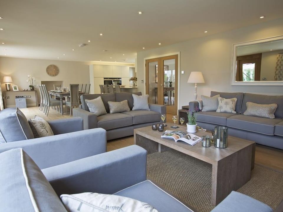 Cottage | Interior