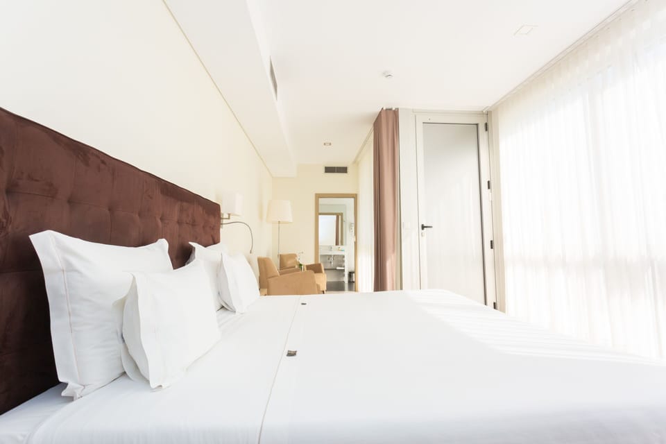 Romantic Room, 1 King Bed | In-room safe, individually decorated, individually furnished, desk