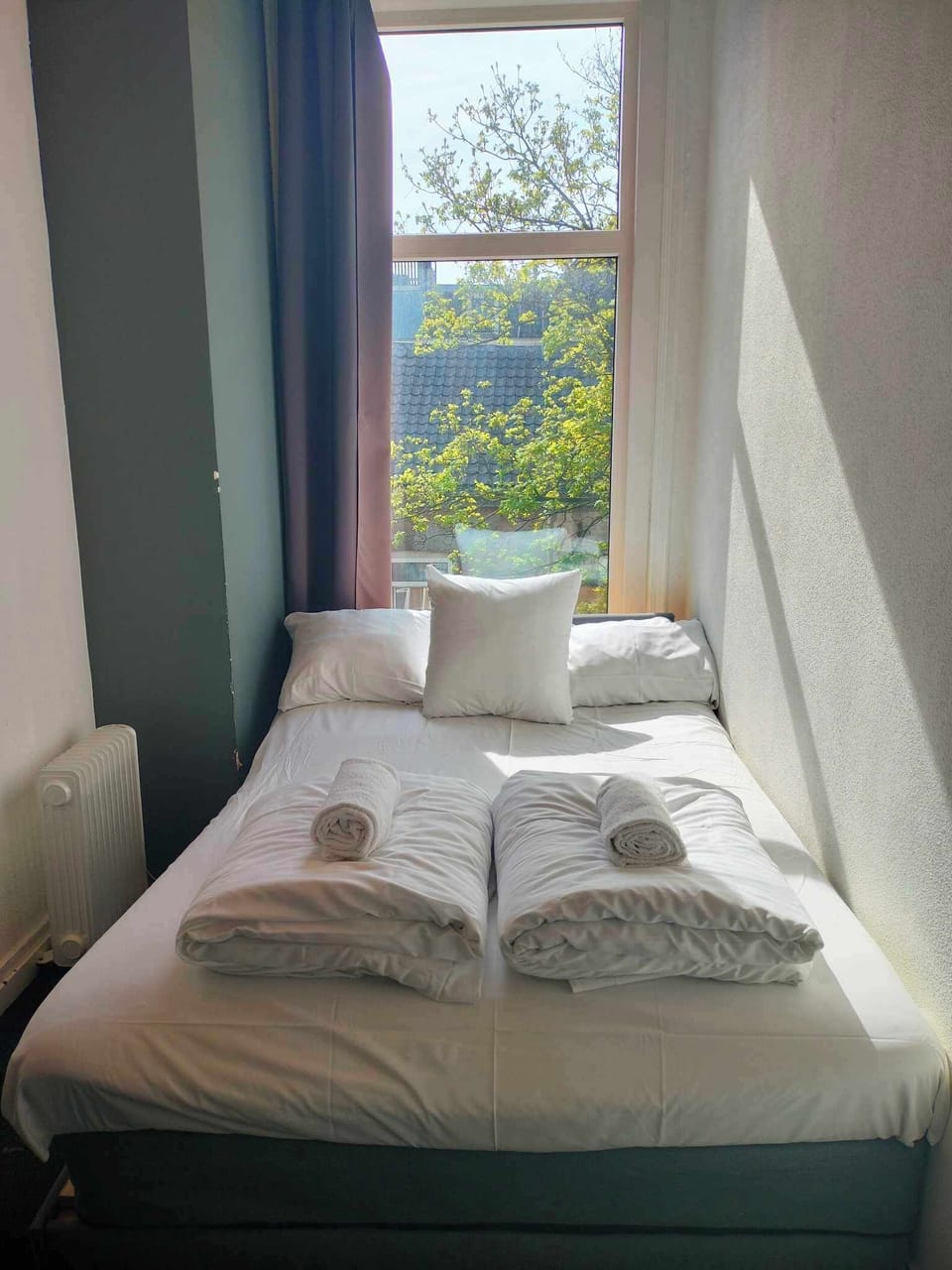 Double Room, Shared Bathroom | Individually decorated, free WiFi, bed sheets