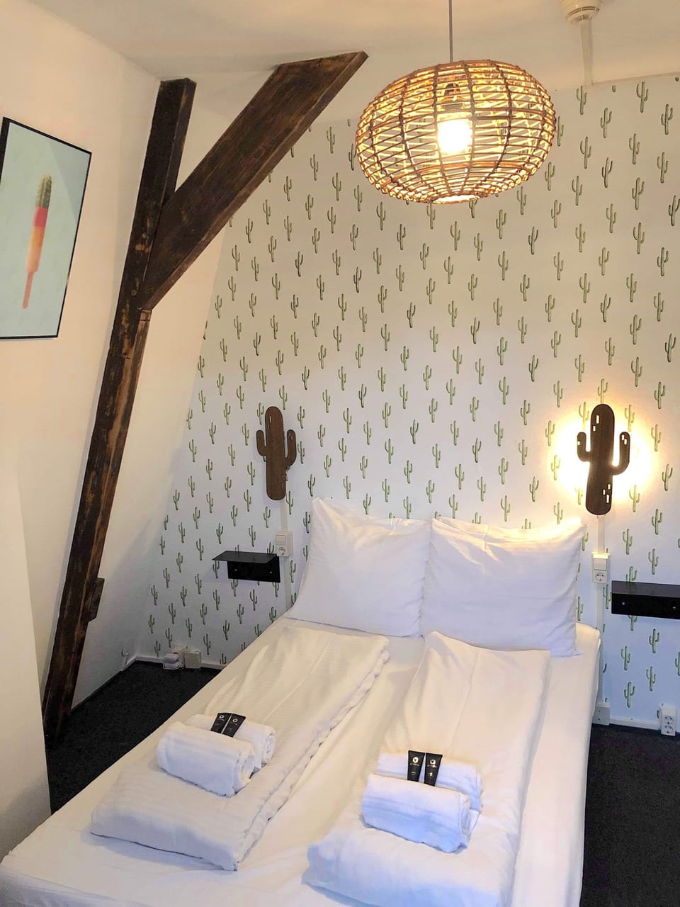 Individually decorated, soundproofing, free WiFi, bed sheets