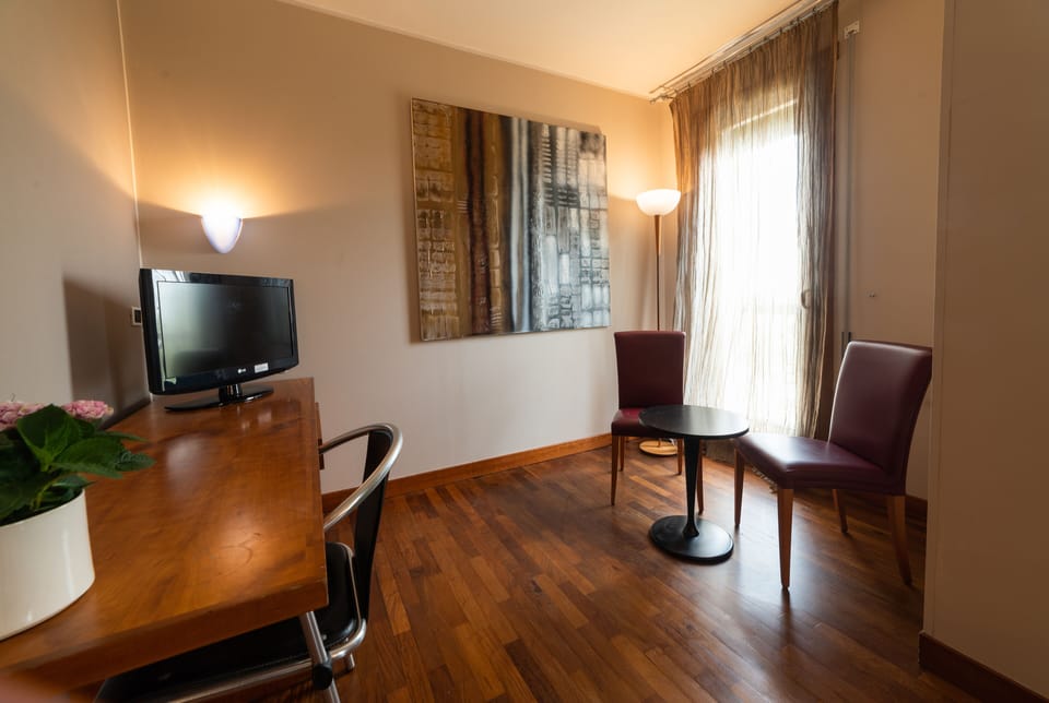Superior Double Room | Down comforters, desk, WiFi (free), individually decorated
