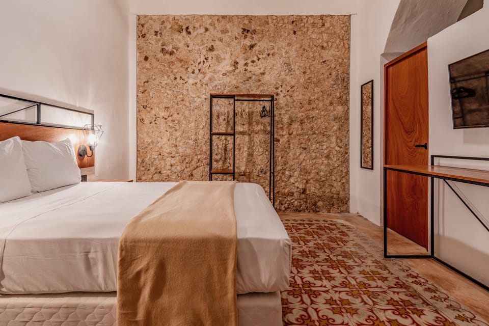 Standard Double Room | In-room safe, desk, WiFi (free), bed sheets