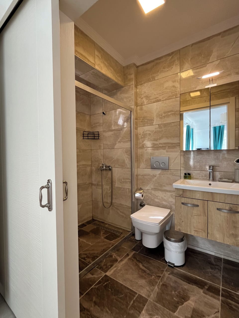 Comfort Double Room, Garden View | Bathroom | Shower, free toiletries, towels