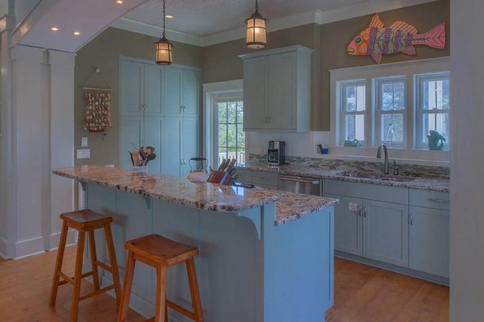 House, Multiple Beds (Moon & Stars) | Private kitchen | Cookware/dishes/utensils