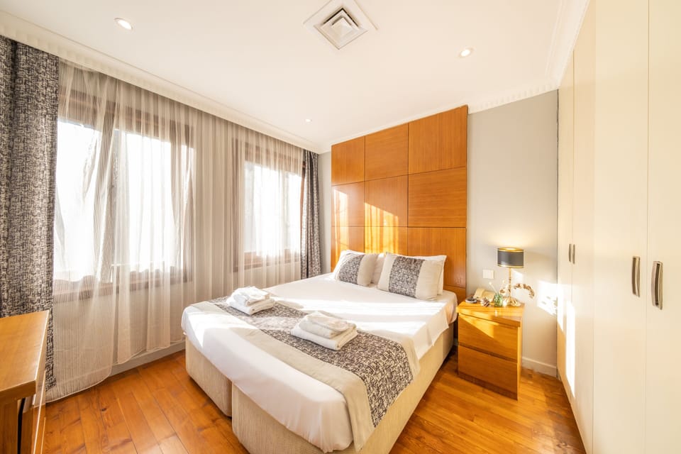 Comfort Apartment, 1 Bedroom, Smoking | Premium bedding, individually furnished, desk, laptop workspace