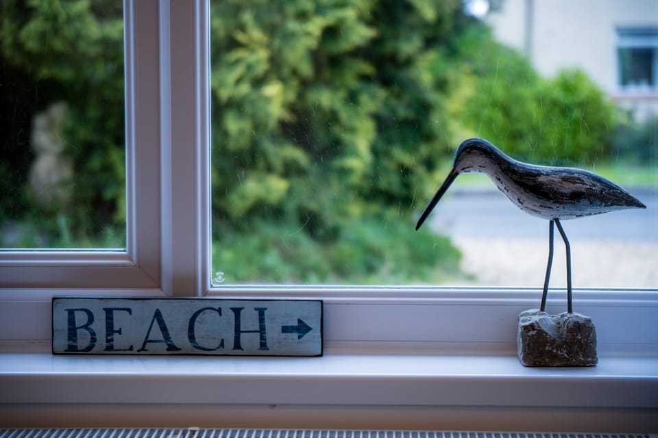 32-inch Smart TV with cable channels, TV