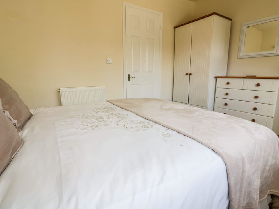 Cottage | 2 bedrooms, individually decorated, individually furnished, free WiFi