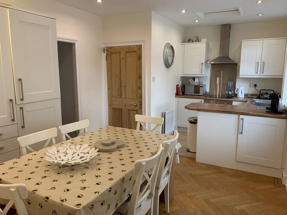 Cottage | Interior