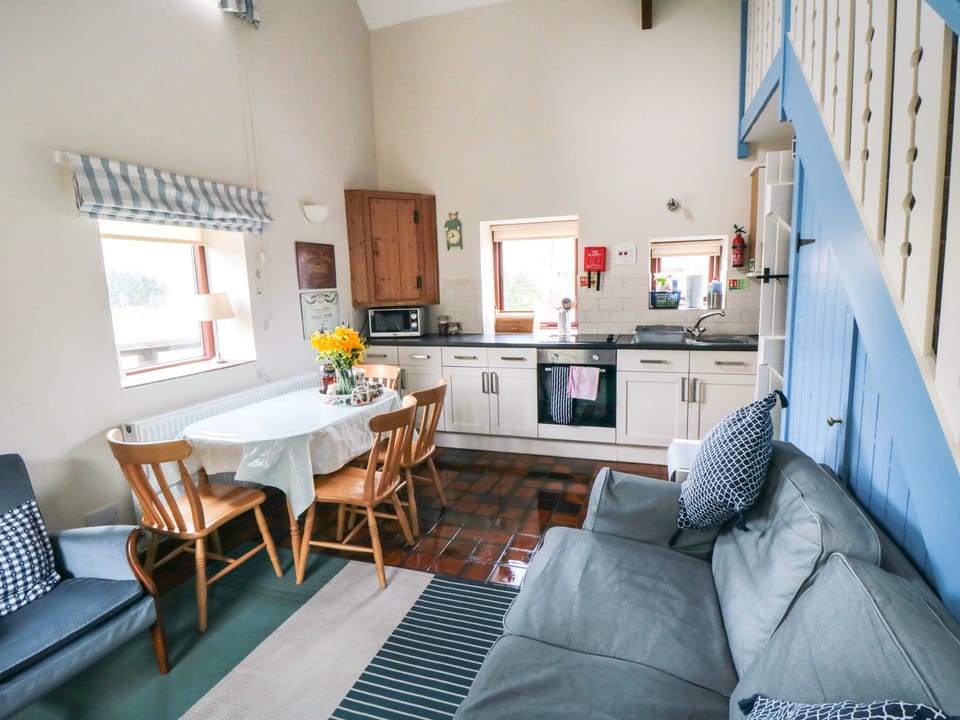 Cottage | Living room | Fireplace