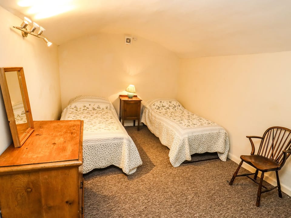 Cottage | 2 bedrooms, individually decorated, individually furnished, free WiFi