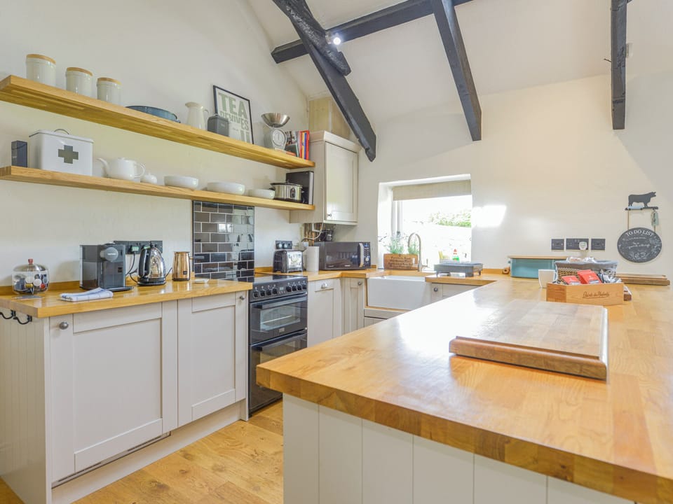 Cottage | Private kitchen | Fridge, dishwasher, electric kettle, toaster