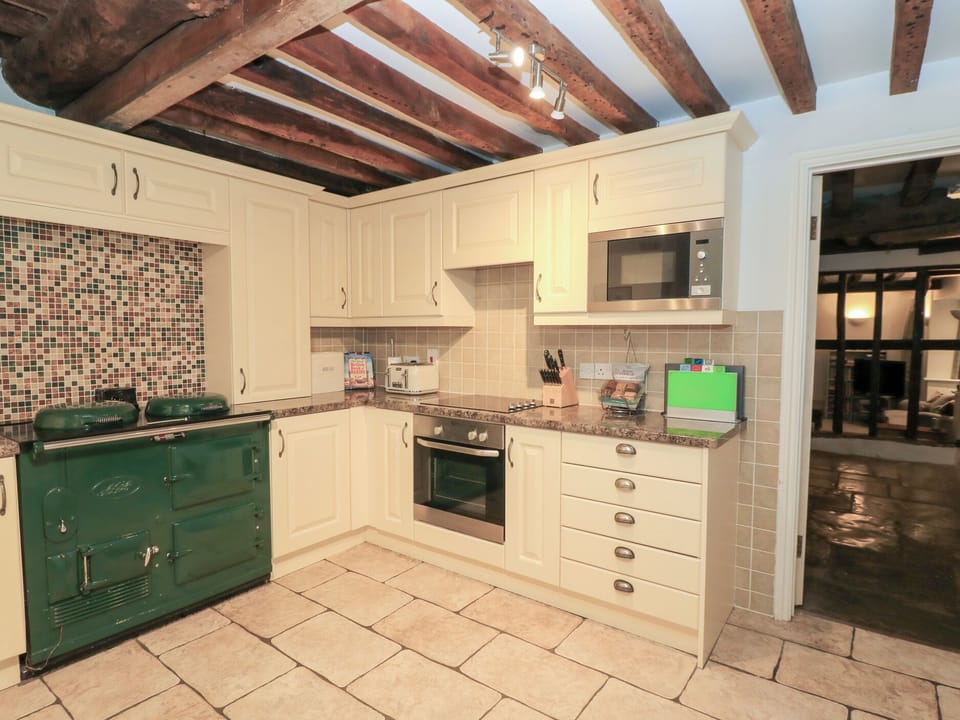 Cottage | Private kitchen | Fridge, dishwasher, electric kettle, toaster