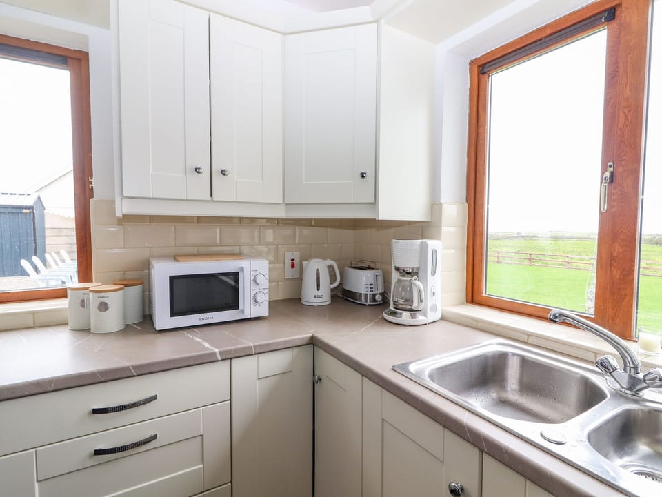 Dishwasher, electric kettle, toaster, cookware/dishes/utensils