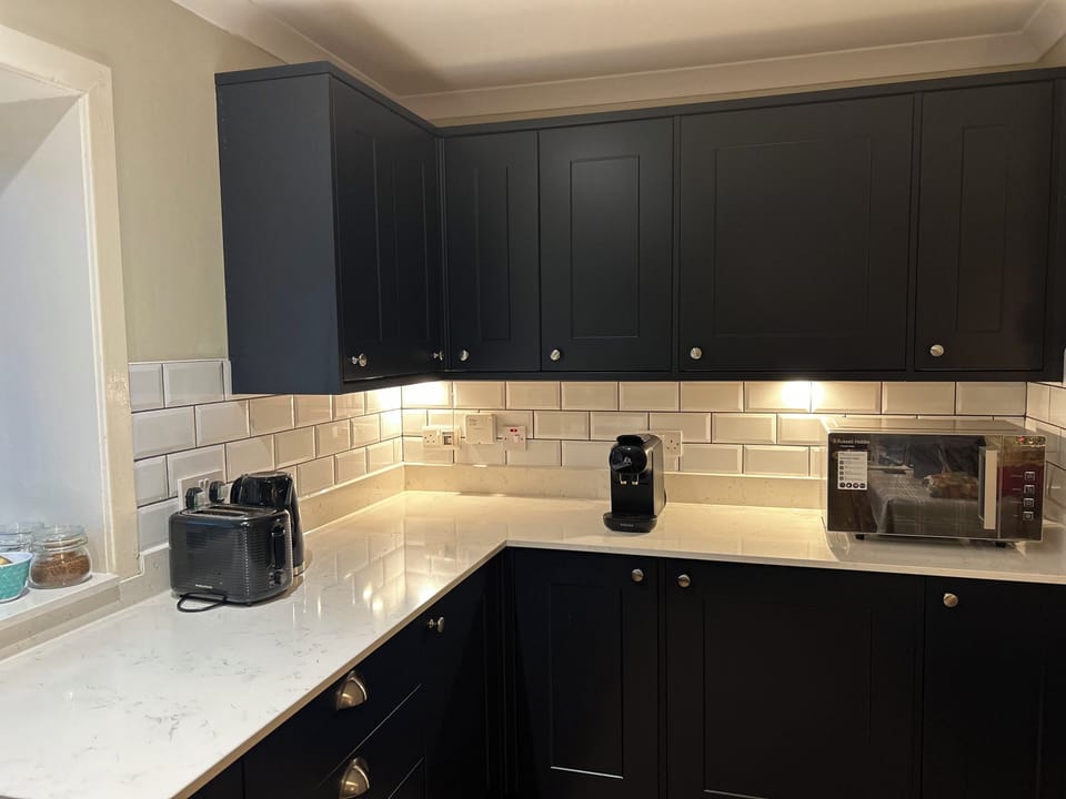 Cottage | Private kitchen | Fridge, microwave, dishwasher, electric kettle