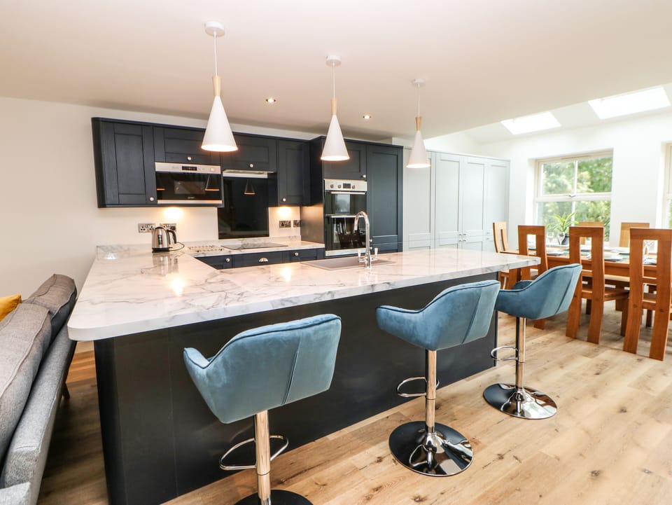 Cottage | Interior
