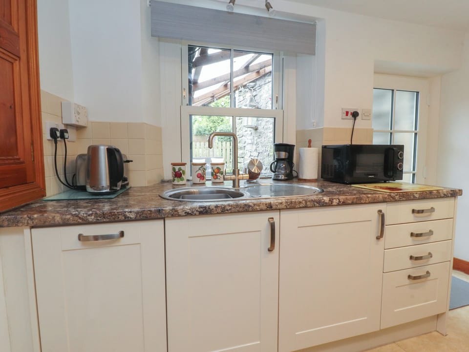 Fridge, dishwasher, electric kettle, toaster