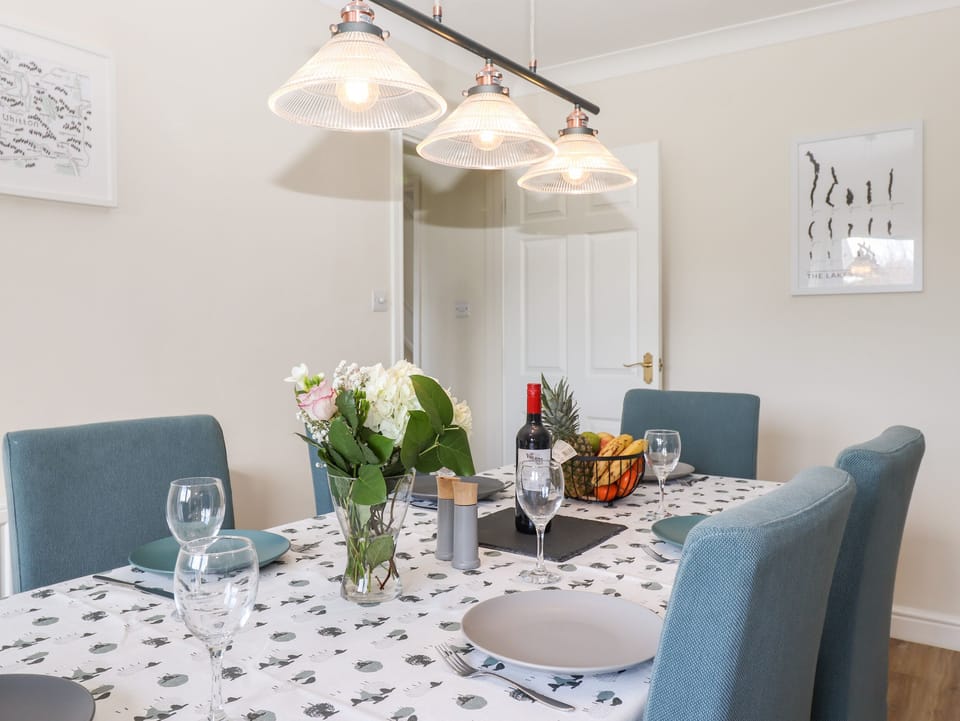 Cottage | Private kitchen | Fridge, microwave, dishwasher, electric kettle