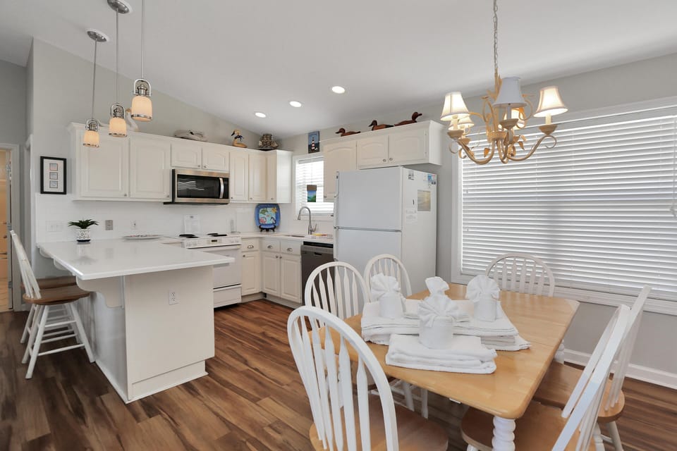 House, Multiple Beds (The Beach House) | Dining