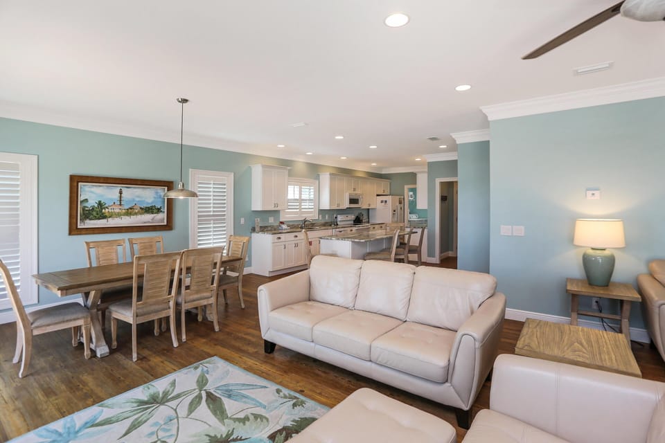 House, Multiple Beds (Treasure Road) | Living area
