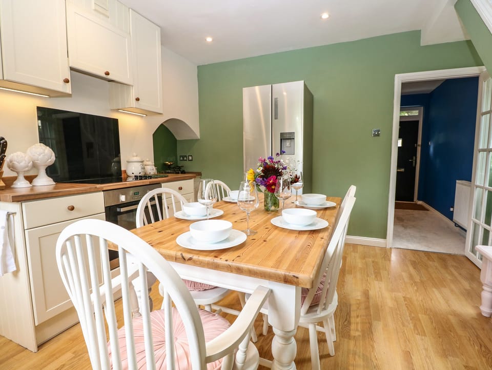 Cottage | Interior