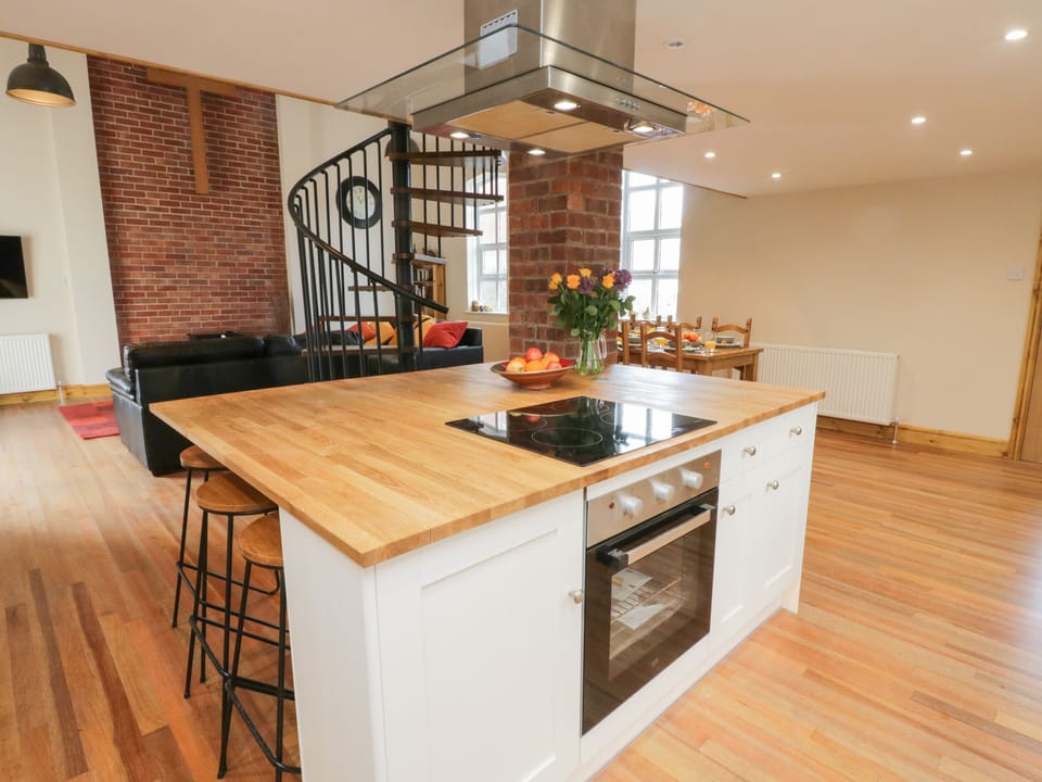 Cottage | Private kitchen | Fridge, microwave, dishwasher, electric kettle