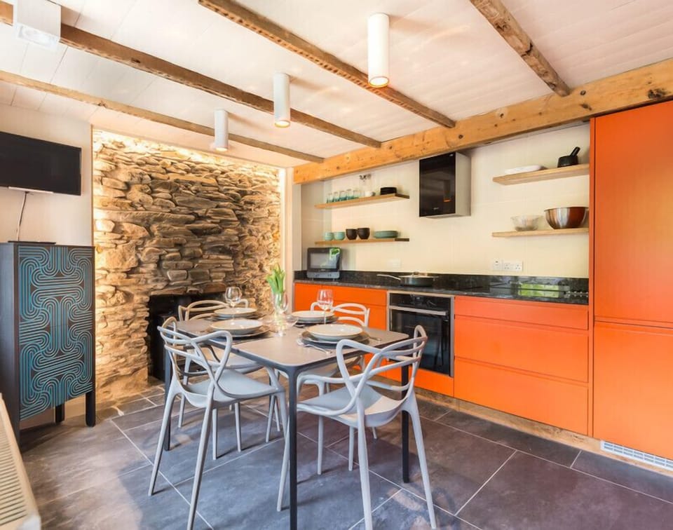Cottage | Interior