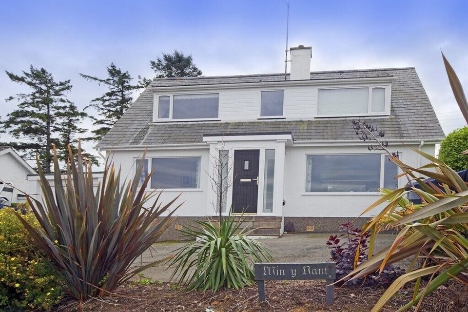 Cottage | Front of property