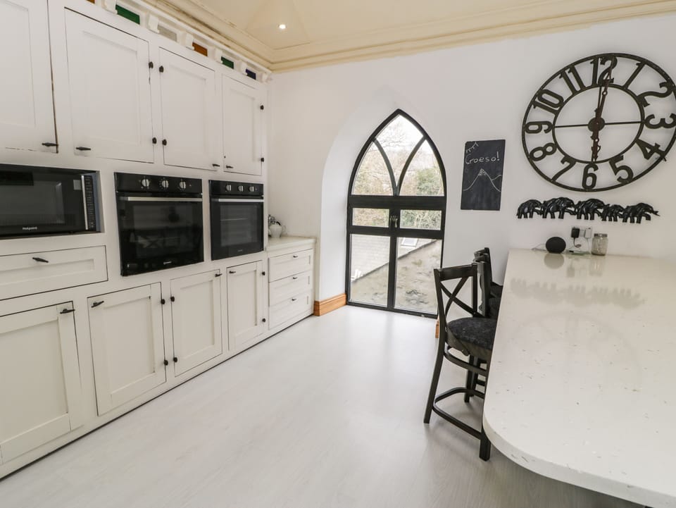 Cottage | Private kitchen | Fridge, microwave, dishwasher, electric kettle