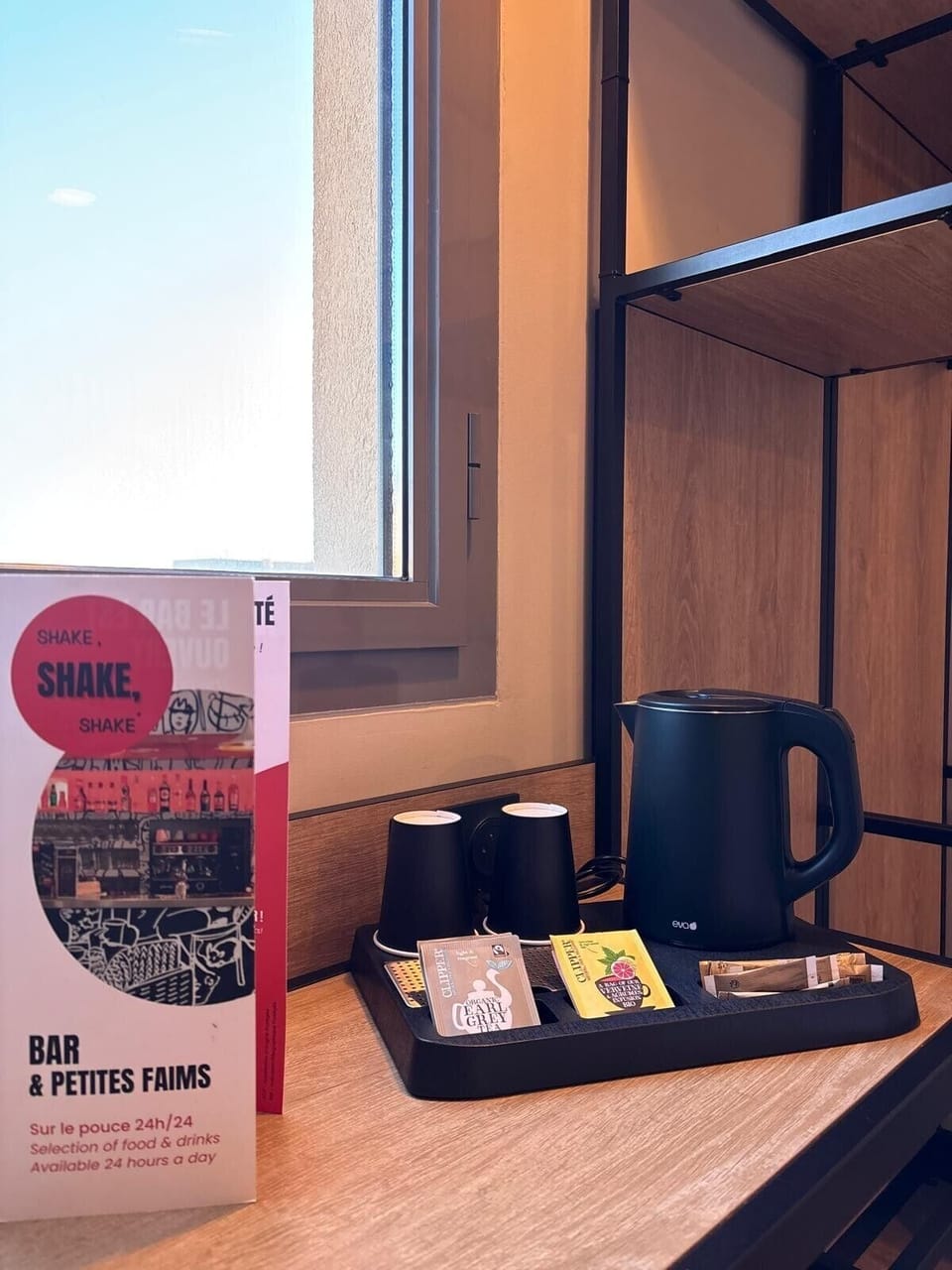 Comfort Room, 1 Double Bed | Individually decorated, individually furnished, desk, laptop workspace