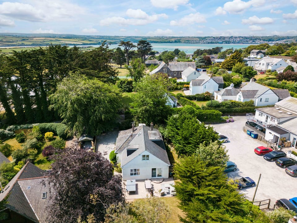 Cottage | Aerial view