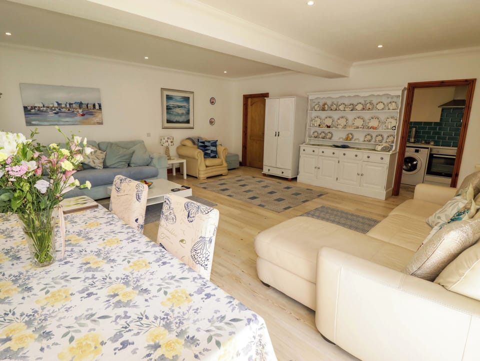 Cottage | Living area